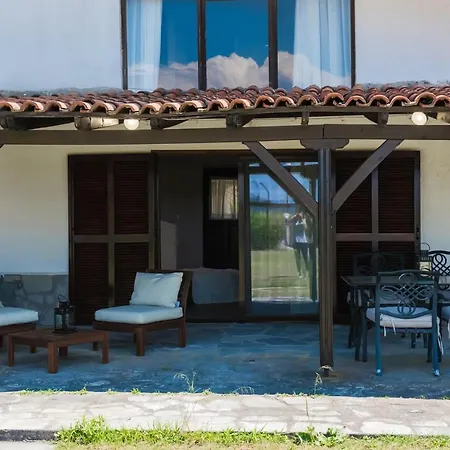 White Blossom #fourka بيت للعطل *